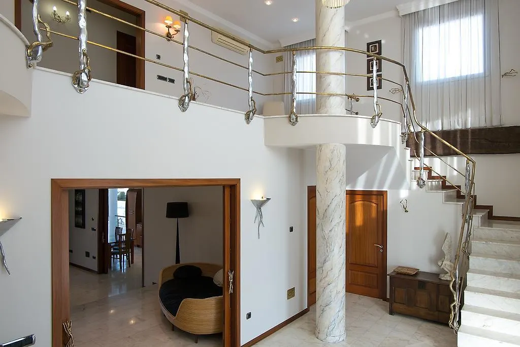 Bed & Breakfast Pani Empuriabrava 5*,