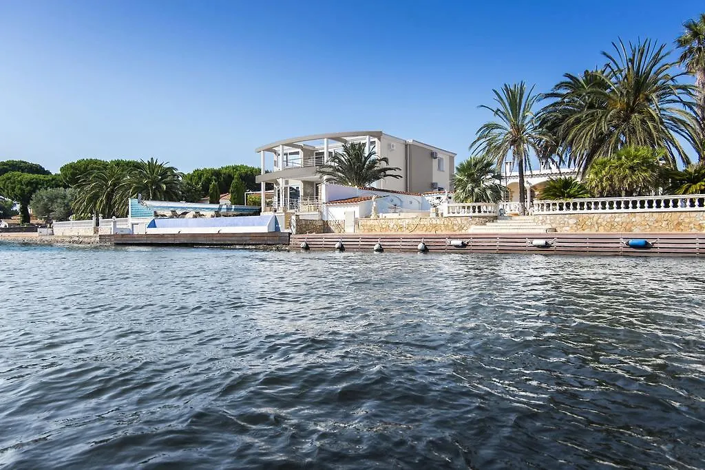 Bed & Breakfast Pani Empuriabrava